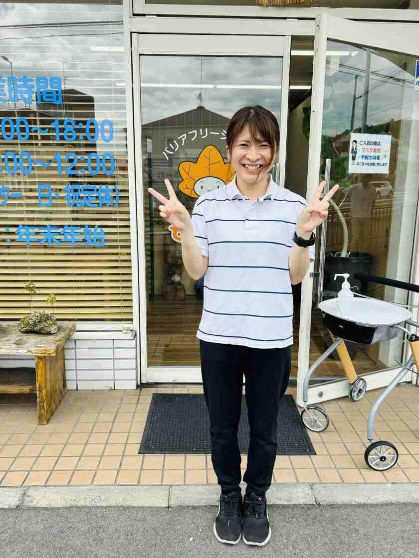 バリアフリーショップもみじの制服1