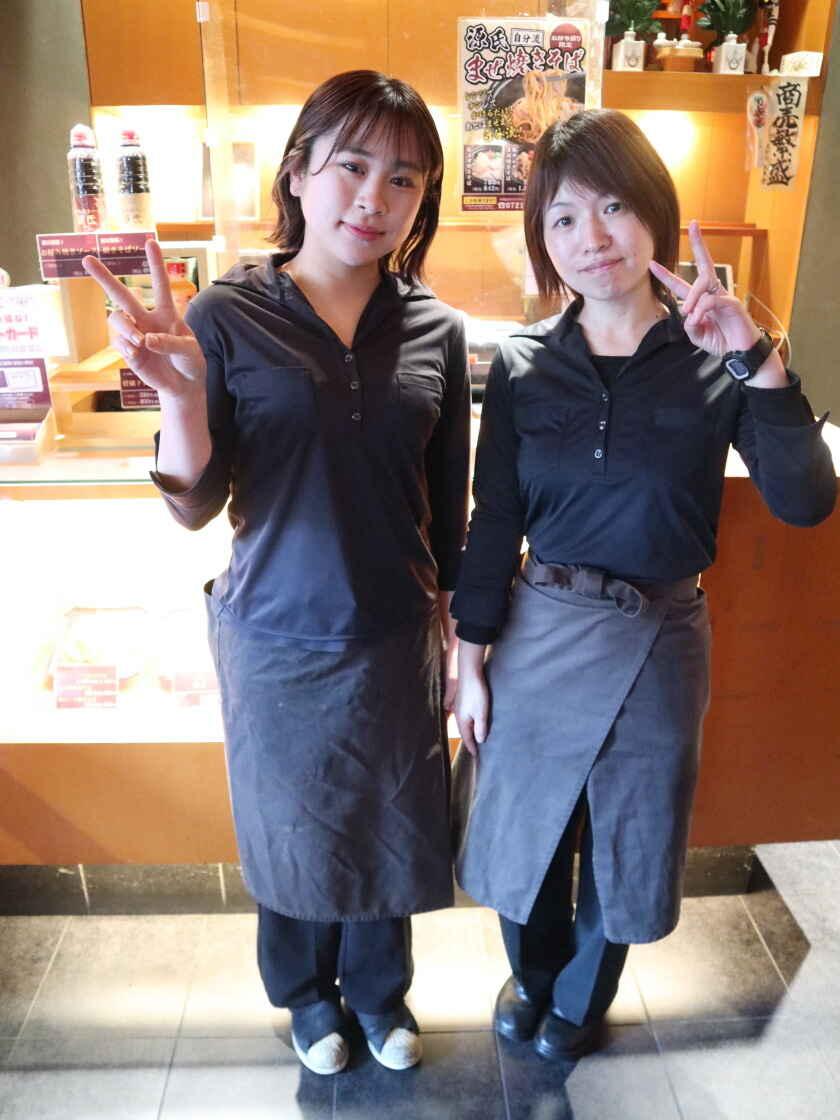 お好み焼　河内源氏　あまがさきキューズモール店の制服1