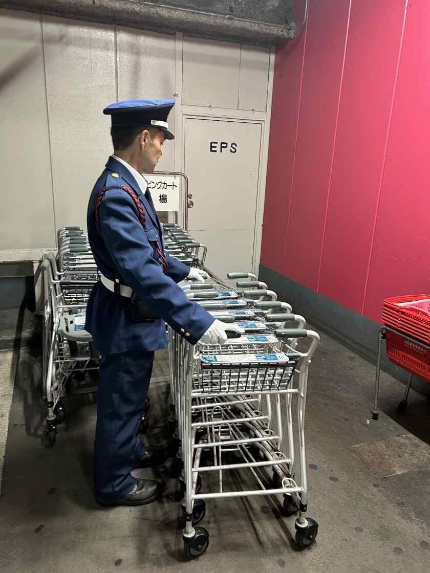 株式会社フジアート 採用受付の制服3