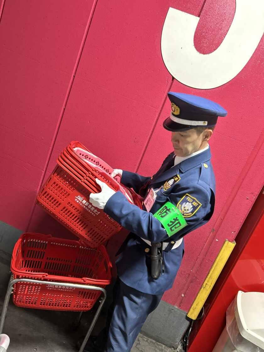 株式会社フジアート 採用受付の制服2