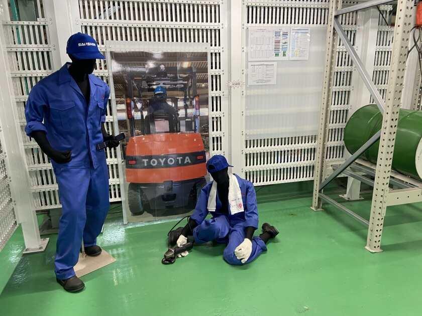 三進金属工業株式会社の制服2