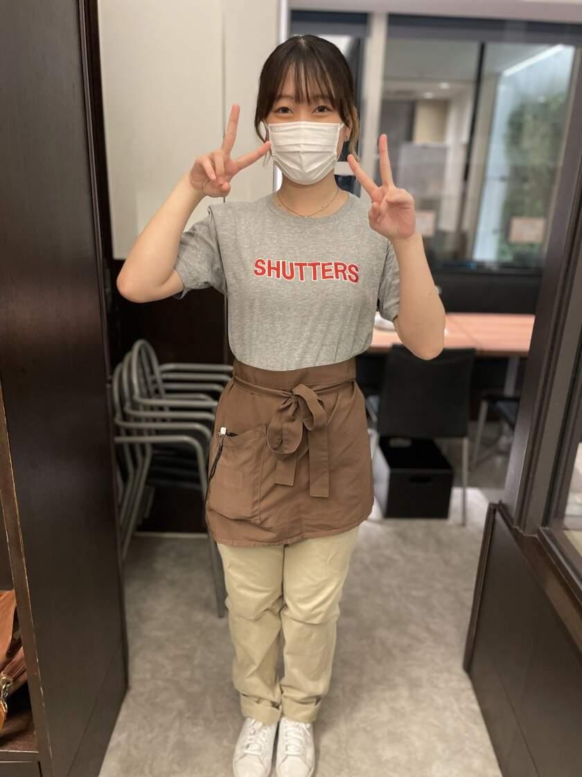 SHUTTERS 自由が丘本店の制服1