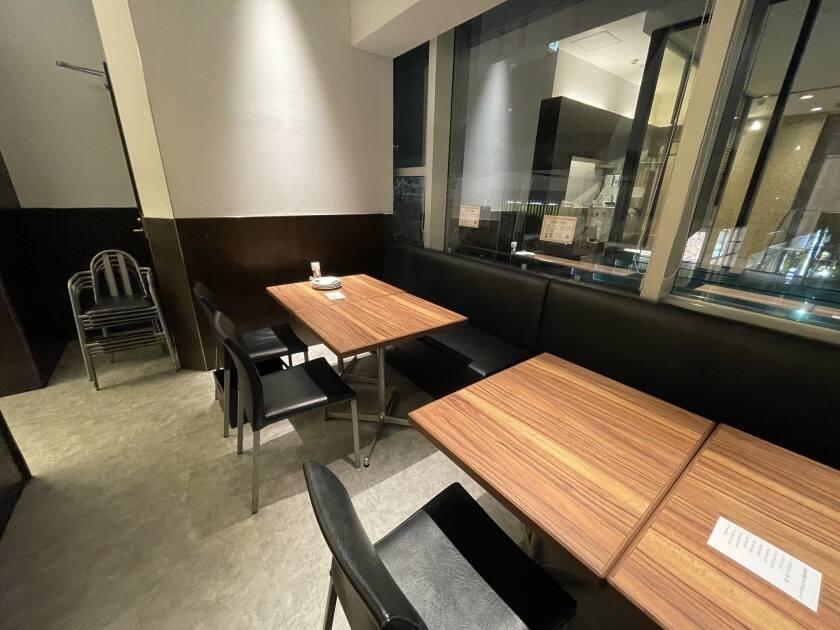 SHUTTERS 自由が丘本店の制服7