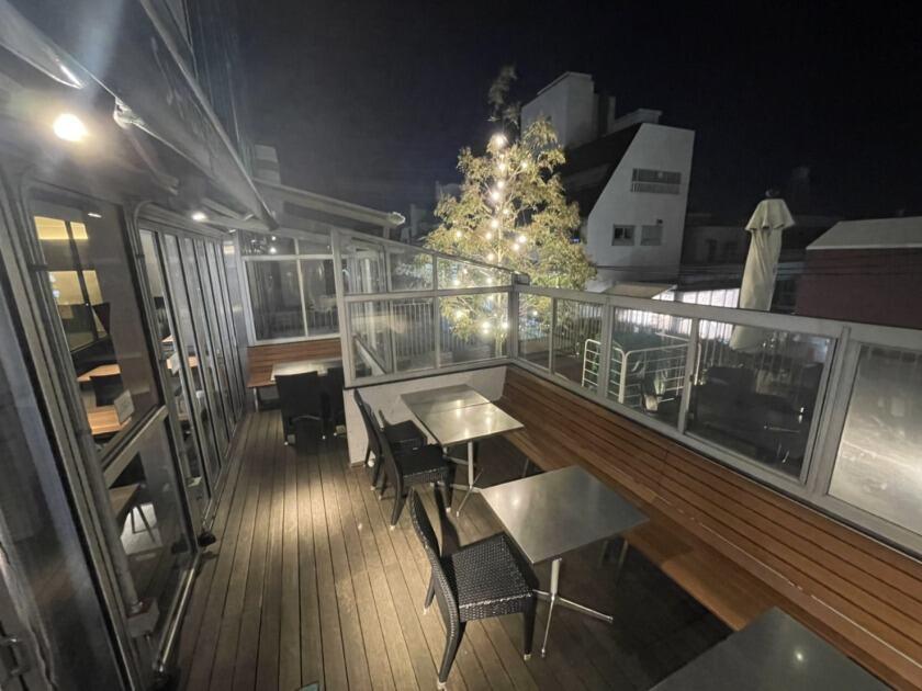 SHUTTERS 自由が丘本店の制服9