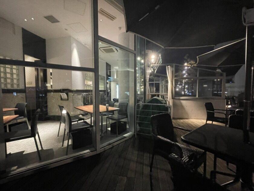 SHUTTERS 自由が丘本店の制服8