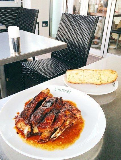 SHUTTERS BLUE FRONT SHIBAURAの制服3