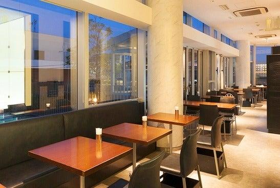 SHUTTERS BLUE FRONT SHIBAURAの制服5