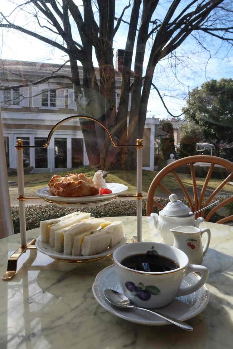 Coffee Restaurant ドルフの制服1