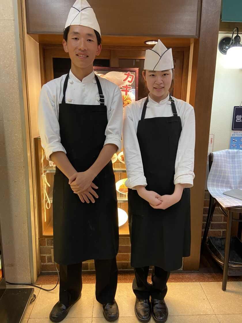 グリルぶどう亭の制服1