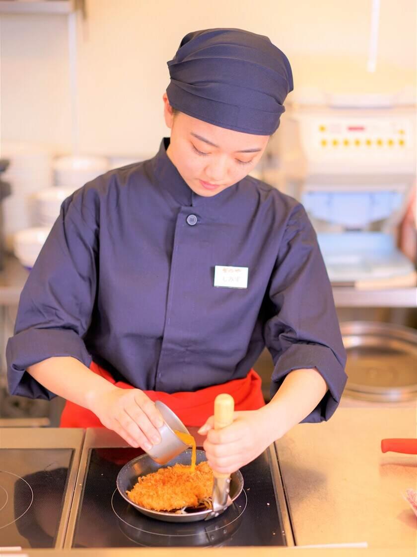 かつや 小倉田原店の制服3