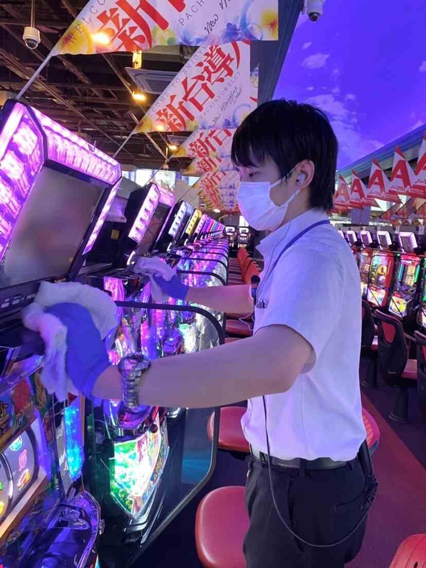 ヴィーナスギャラリー清川店の制服4