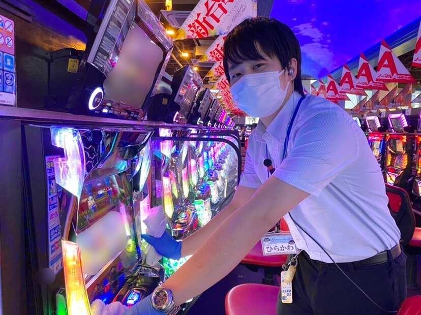 ヴィーナスギャラリー清川店の制服3