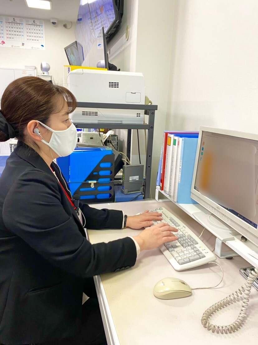 ヴィーナスギャラリー清川店の制服1