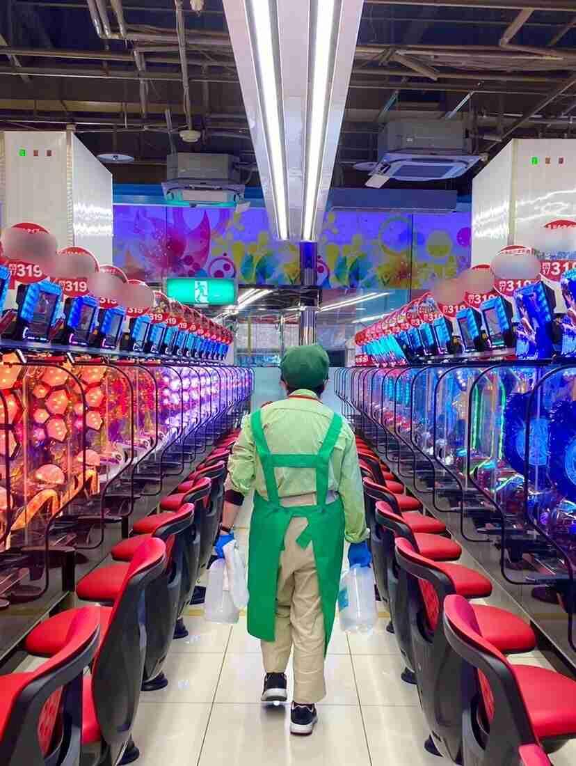 ヴィーナスギャラリー清川店の制服1