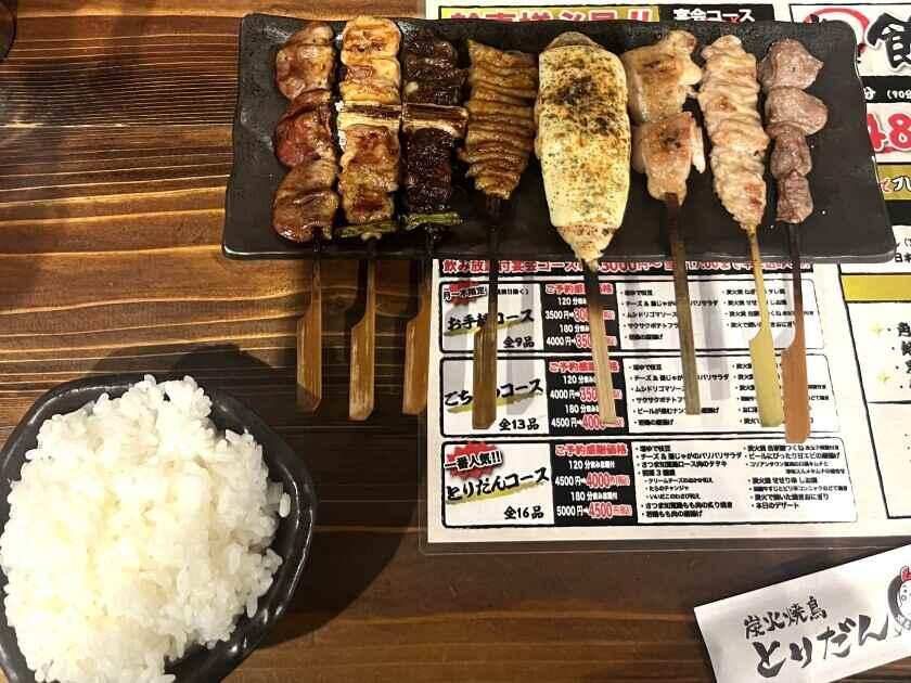 とりだん　京橋店の制服3