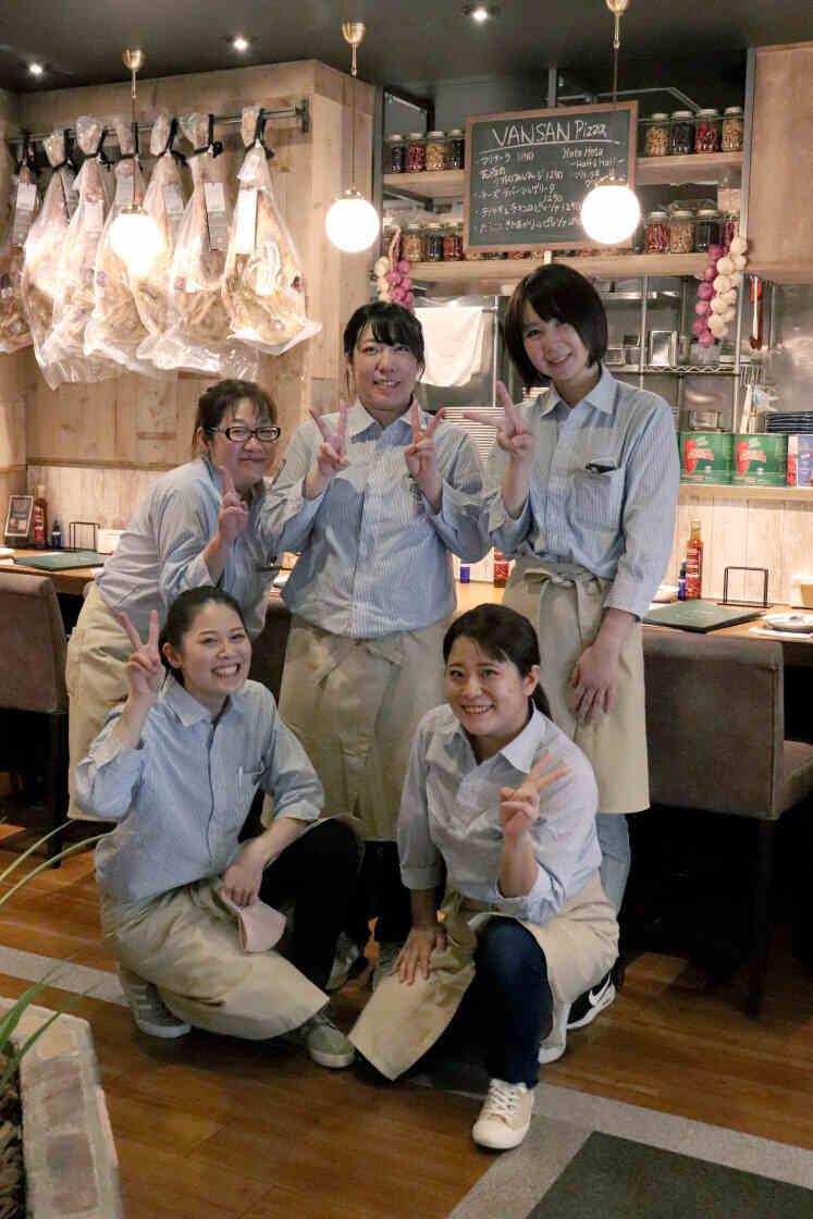 Italian Kitchen VANSAN(イタリアンキッチン バンサン)　岩槻店の制服2