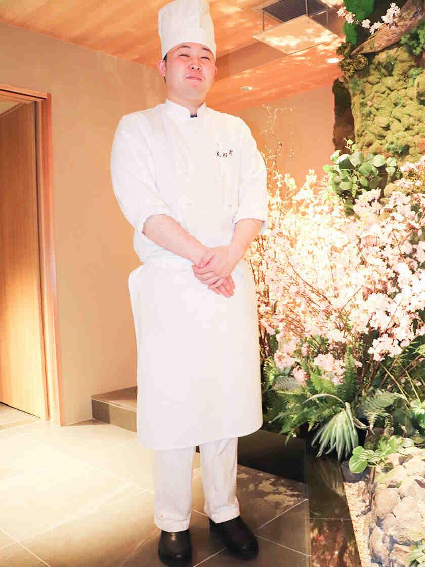 100年続く老舗洋食店　黒船亭の制服1