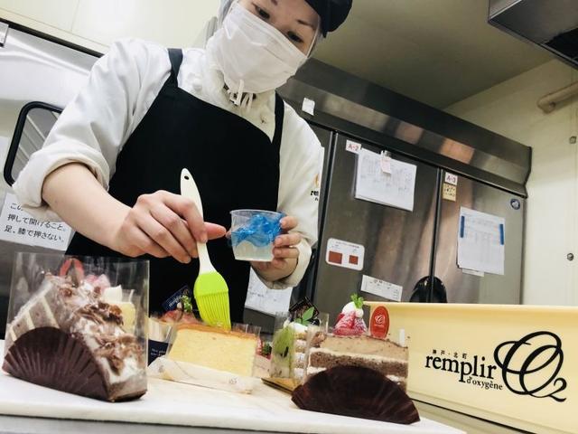 まずはイチゴのカットやトッピングから！製造スタッフ募集*。(フード・飲食、神戸市北区)のイメージ画像