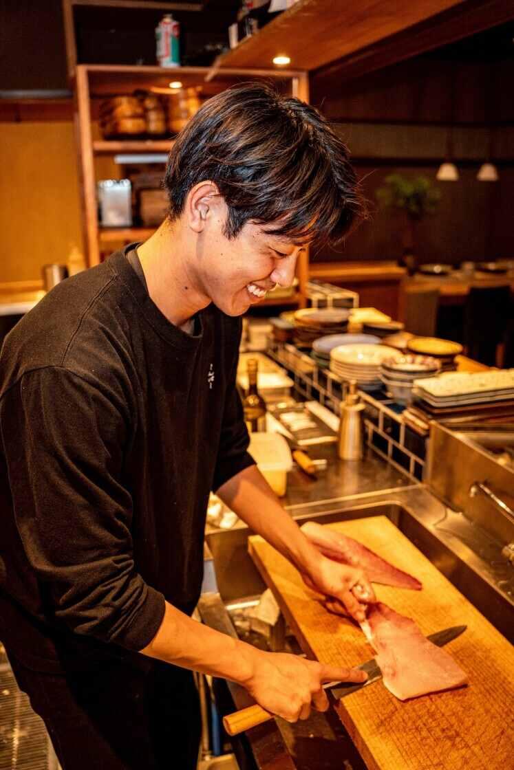 魚輝水産　大東店の制服1