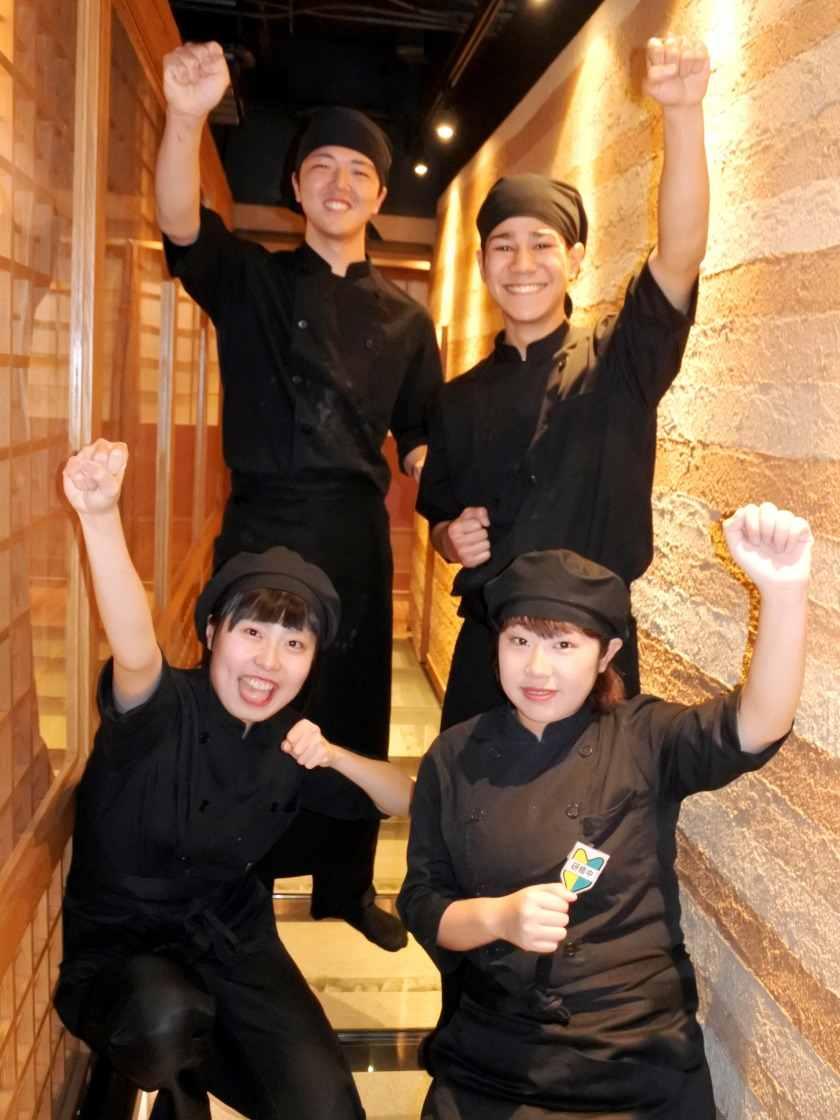 DONGURI 京都駅前店の制服5