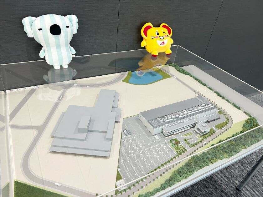 六甲バター株式会社　QBB神戸工場の制服9