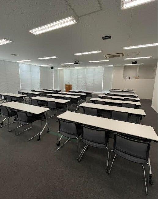 株式会社出版産業の制服4