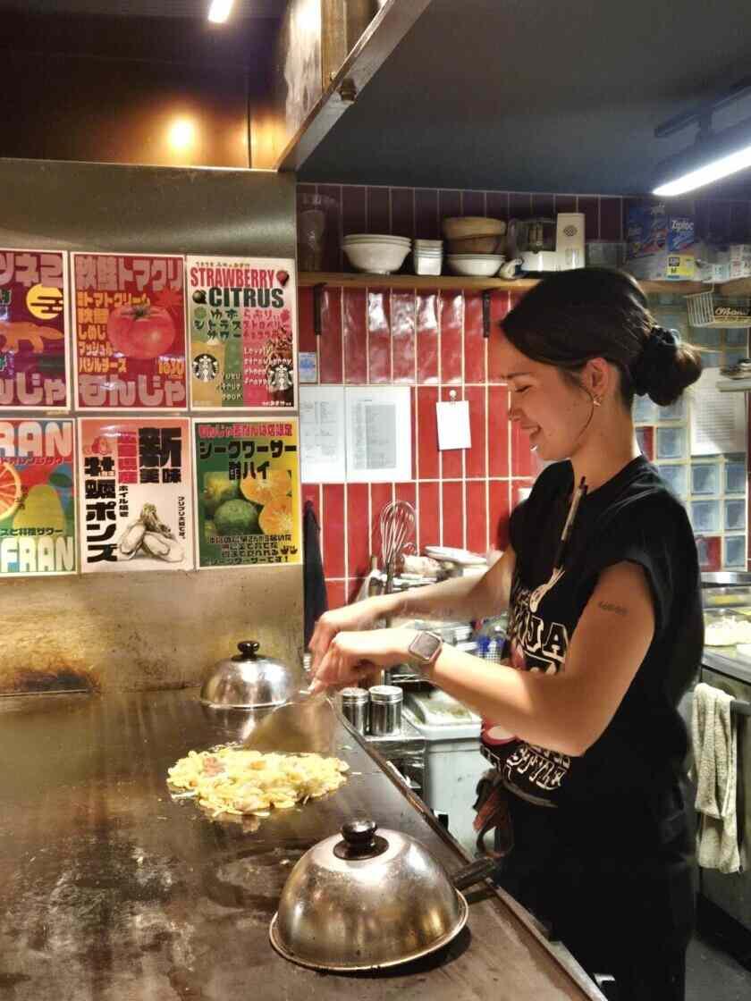 株式会社USAGI　もんじゃ麦　福島店の制服4