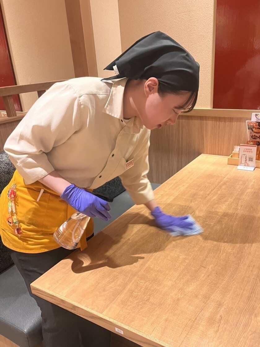 羽田エアポートガーデンの制服2