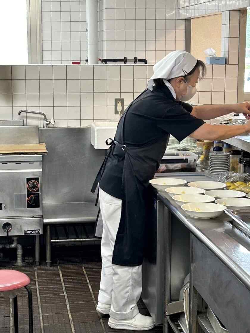 東名ゴルフ株式会社の制服1