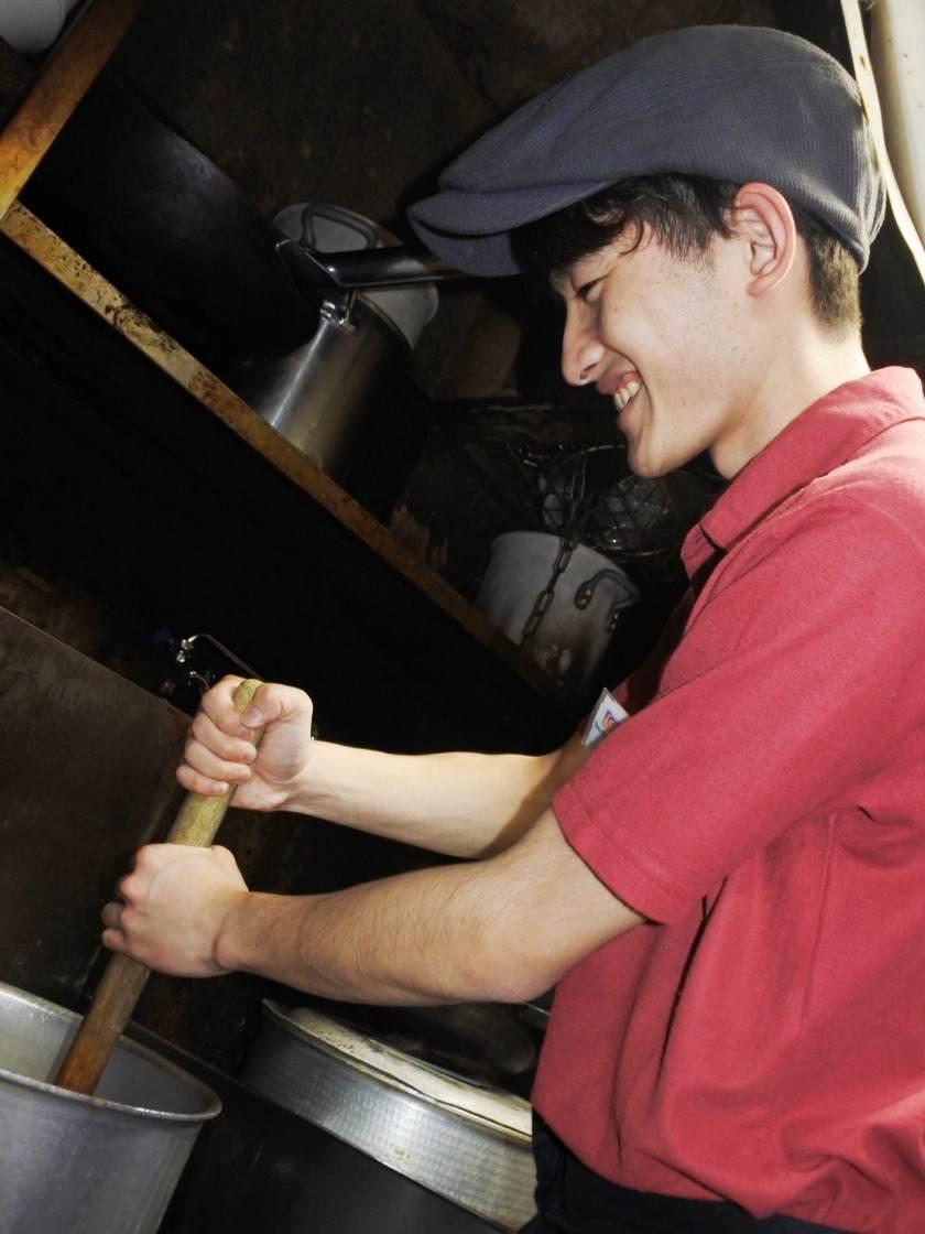 らーめん希望軒　三宮東口店の制服6