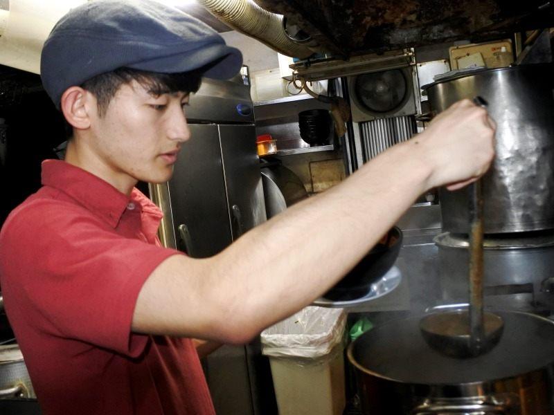 らーめん希望軒　三宮東口店の仕事画像2