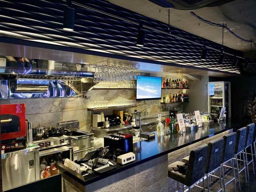 Darts Cafe DELTA　新宿店の制服1