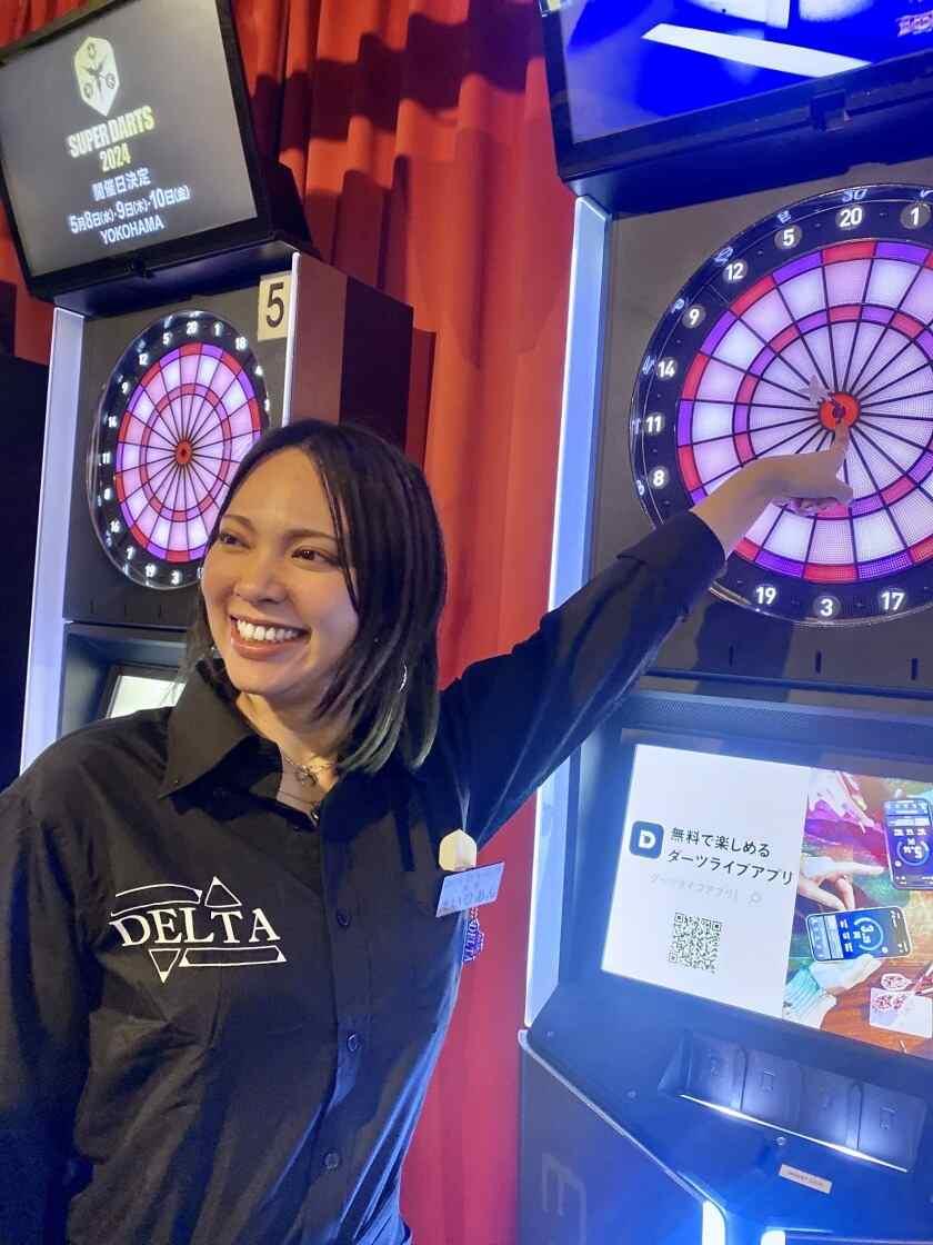 Darts Cafe DELTA 吉祥寺店の制服2