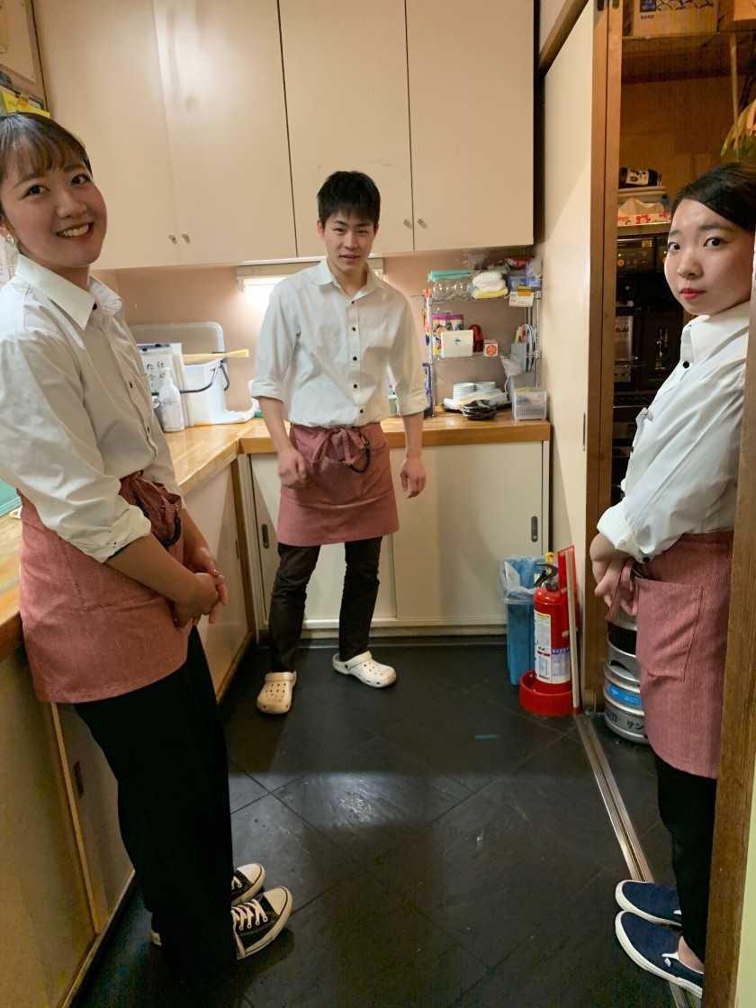 すし処　魚保の制服1