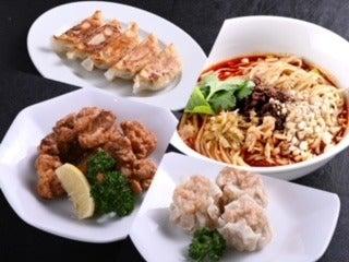 RED HOT NOODLES 赤寅の制服3