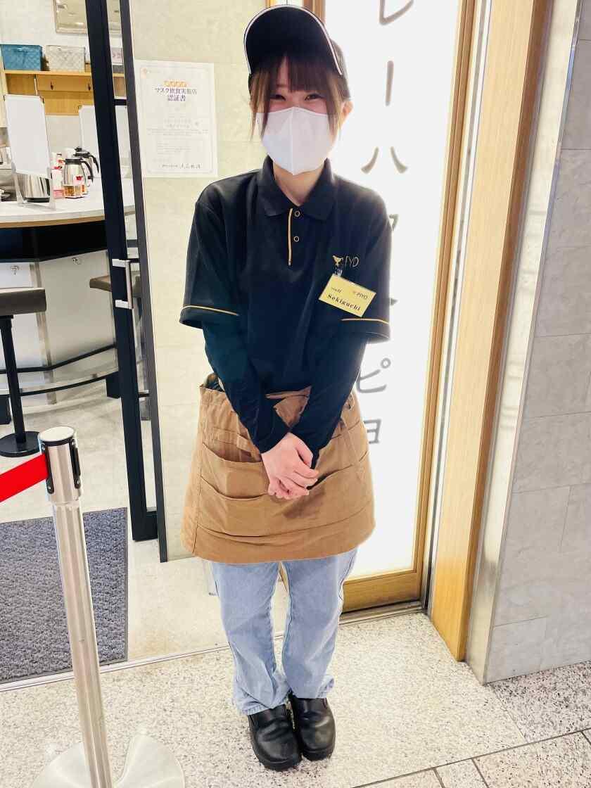 カレーハウス ピヨ　採用窓口の制服1