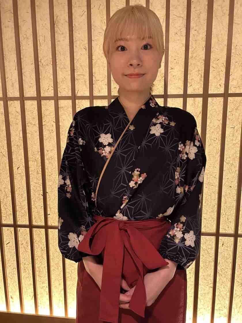 鮨あまと　裏難波店の制服1