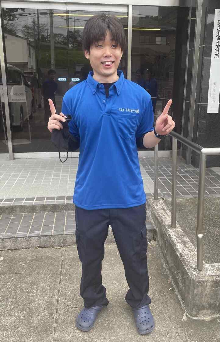 エムズ・クリエイティブ株式会社の制服4