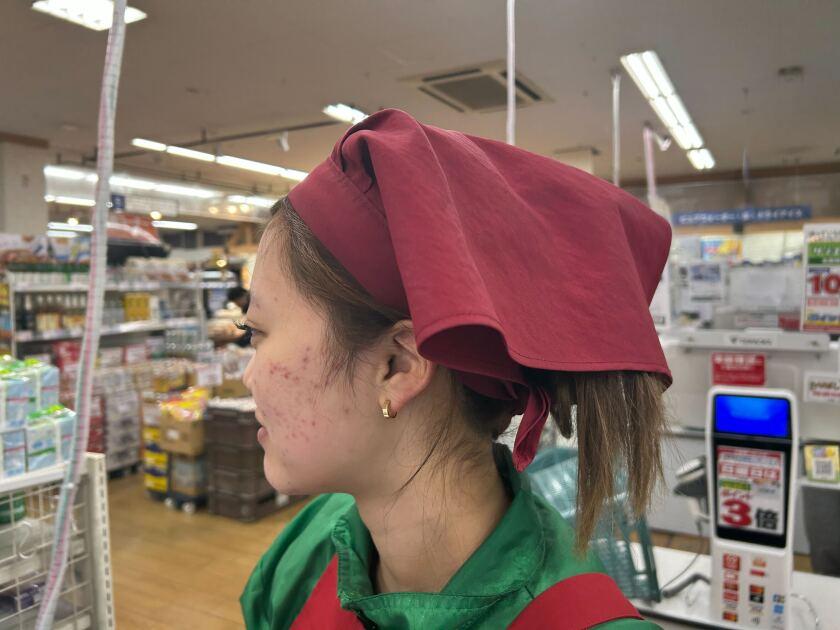 スーパーサンエー  杭瀬店の制服3