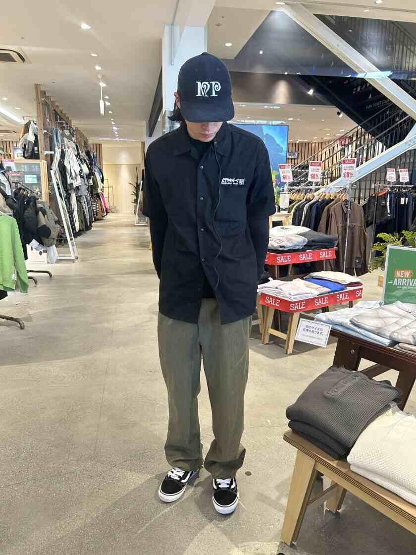 ムラサキスポーツ くずはモール店の制服1