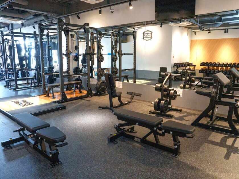 エニタイムフィットネス　篠崎店の制服8