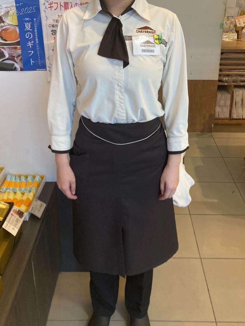 シャトレーゼ　上新庄店の制服1