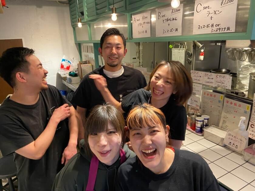 紫金飯店 本店の制服5