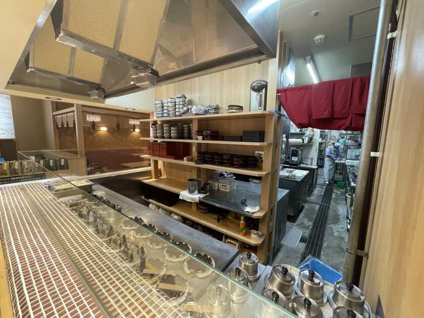 酔心 イオンモール広島府中（広島郷土料理）の制服2