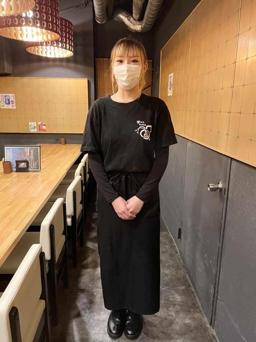串かつ ひょうたん　本店の制服2