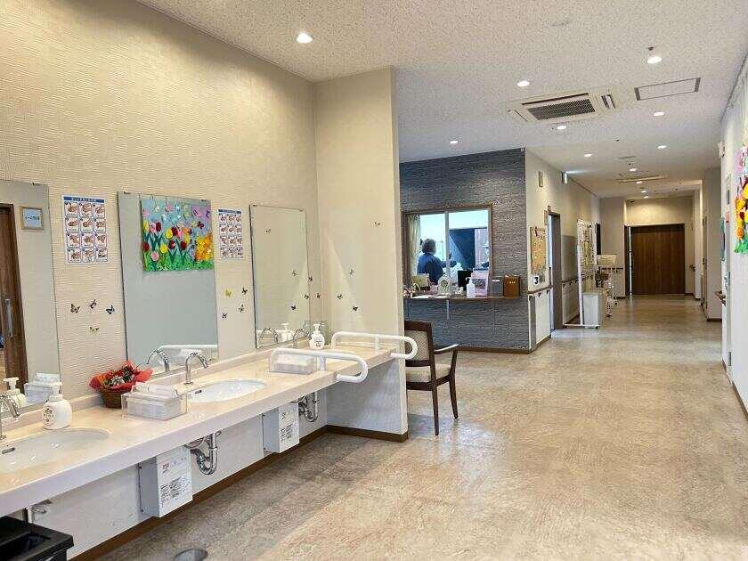 ノーティスタ久宝寺(株式会社フィリアル)の制服5