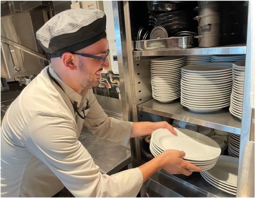 ロイヤルパーク名古屋　洗い場の制服3