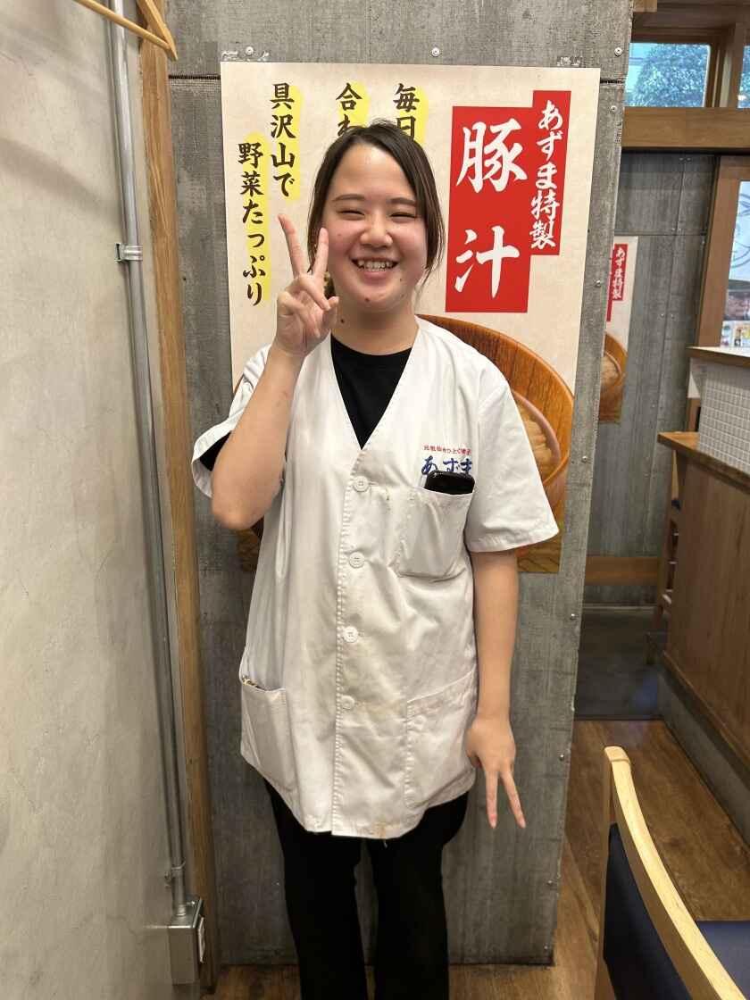 元祖仙台ひとくち餃子あずま名掛丁店の制服1