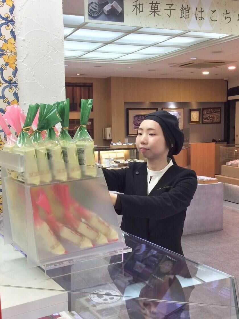 本高砂屋　高槻松坂屋店の制服4