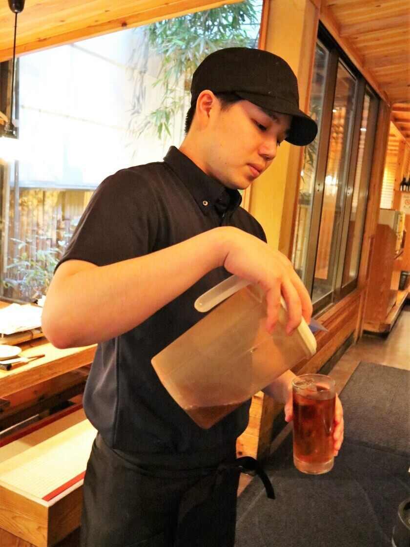 博多もつ鍋 やまや 大阪北浜店（株式会社ブリッジフォー）の制服4